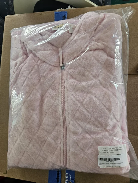 Pink Robe - Picture 2 of 5